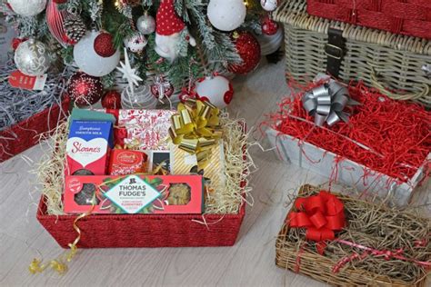 4 stunning homemade Christmas hamper ideas for the festive period ...