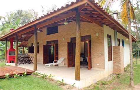 Casa rústica e colonial | homify | Casas de campo pequeñas, Diseños de casas de campo, Modelos ...