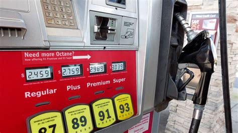 US gas stations rush to adopt chip cards after failed bid to delay deadline