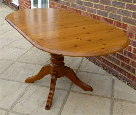 Pine Drop-Leaf Oval Pedestal Dining Table - Antique Finish - Good Condition | in Reading ...