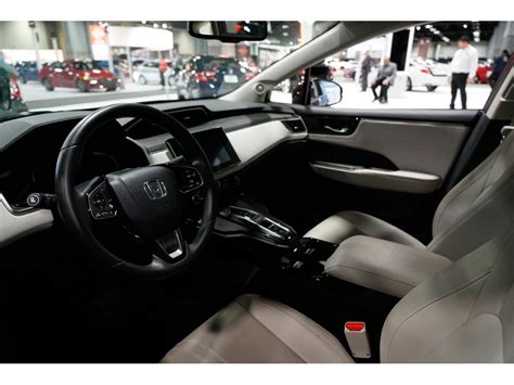 2018 Honda Clarity: 134 Interior Photos | U.S. News