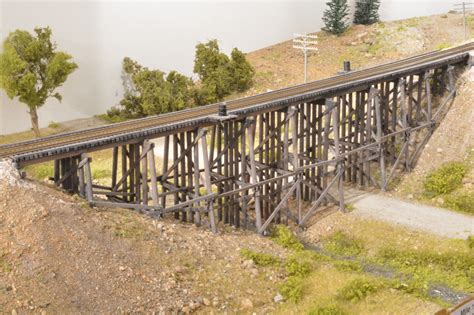 KETTLE VALLEY MODEL RAILWAY: THALIA TRESTLE IN HO - THE BRIDGE DECK Part 1