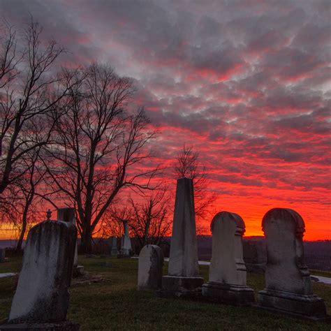 746-sunset_cemetery-SQUARE | tonight's sunset was HOT! Taken… | Flickr