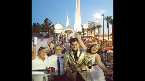 A Las Vegas Wedding, Chapel of the Flowers - Gary The Showman as Young Elvis Presley - YouTube