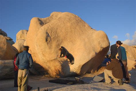 File:Joshua Tree bouldering - Stem Gem 2.jpg - Wikimedia Commons