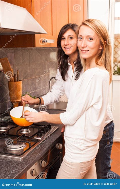 Female Friends in the Kitchen Stock Image - Image of dinner, girl: 23319307