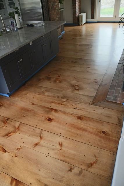 special walnut stain on pine - Estilo Craftsman - Cocina - Boston - de Grgurovic Hardwood Floors ...