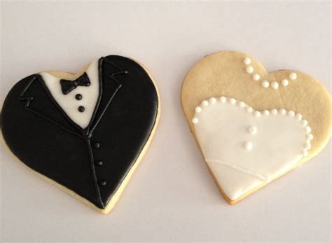 Bride and Groom cookies | Wedding cookies, Cookies, Sugar cookie