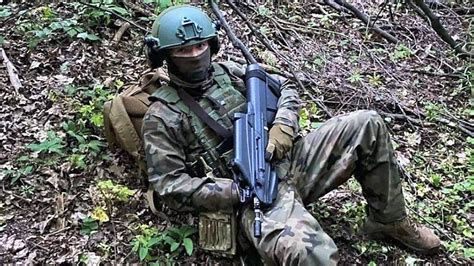 Futuristic Belgian F2000 Rifles Have Been Spotted In Ukrainian Hands