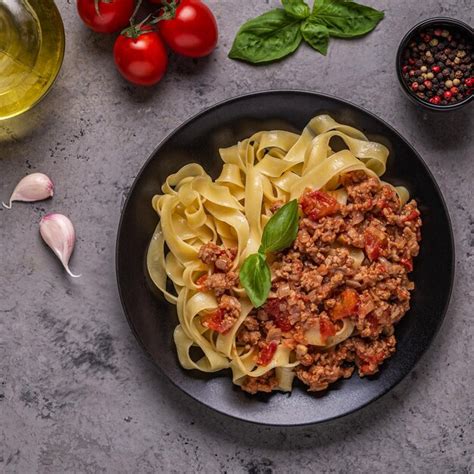 Premium Photo | Tasty classic italian pasta bolognese