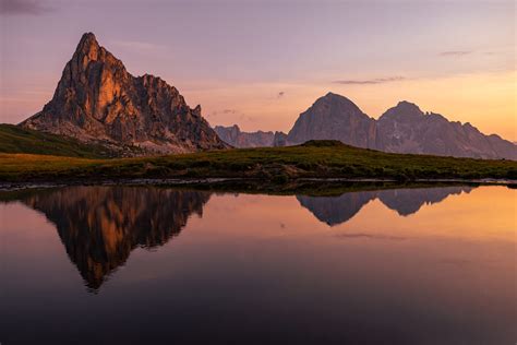 Der Berg glüht - Sonnenaufgang am Passo Giau - Zielfoto