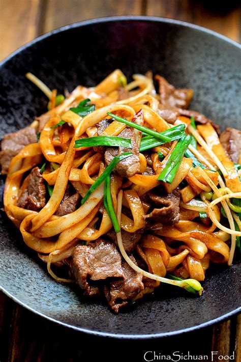 Beef Chow Fun Noodles(Pan-Fried Ho Fun) - China Sichuan Food