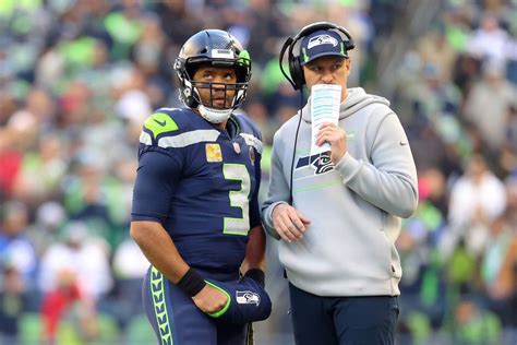 Auburn officially announces Seahawks QBs coach Austin Davis as ...