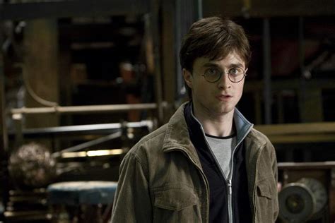 'Harry Potter Deathly Hallows 2' Movie Scenes - The Blade