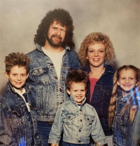 1980s Were THE Years Of Awkward Family Photos (22 pics) - Izismile.com