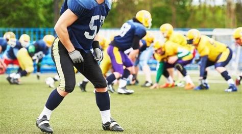 Cornerback Guide for Serious Football Players (Tips and Tricks)