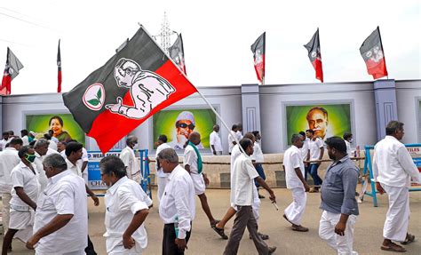 Persisting Feud in AIADMK a Gain for BJP; ‘DMK Strong on Ideology’ Asserts Stalin | NewsClick