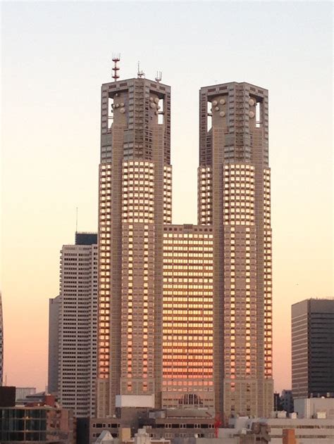 Shinjuku, Pink-lighted Tokyo Metropolitan Government Office Building. | JAPAN WEB MAGAZINE