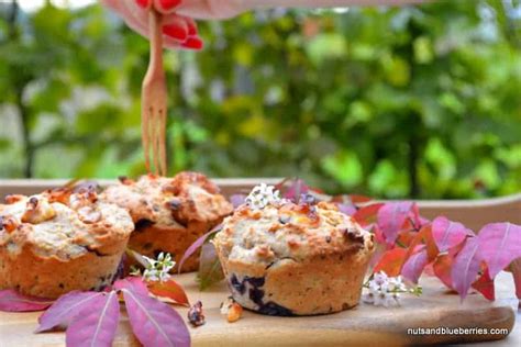 Walnut muffins with caramelized walnuts - nutsandblueberries