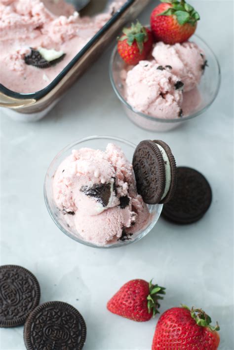 Fresh Strawberry Oreo Ice Cream | Naive Cook Cooks