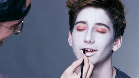 Disney ZOMBIES | Zombie Makeup Tutorial – Milo Manheim