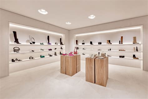 Portugal's first Zara reopens after extensive expansion and remodeling. - Attitude Interior ...