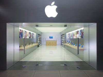 Apple officially Opens Grand Central Store