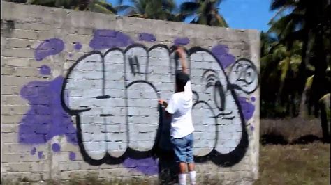 Graffiti en Acapulco-Heko Trg - YouTube