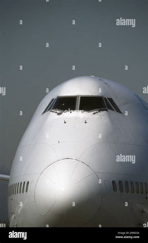 nose and windshield of a Boeing 747-400 Stock Photo - Alamy