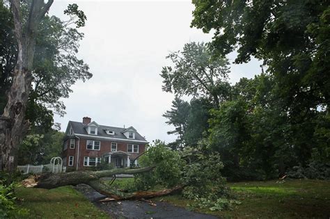 Storm Tracker Massachusetts: Widespread wind damage, more than 216,000 ...