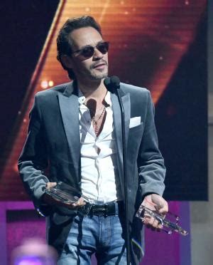 Salsa star Marc Anthony performing at El Clásico Miami - Breitbart