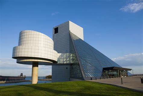 INSIDE THE ROCK AND ROLL HALL OF FAME AND MUSEUM BY I.M. PEI | Insplosion