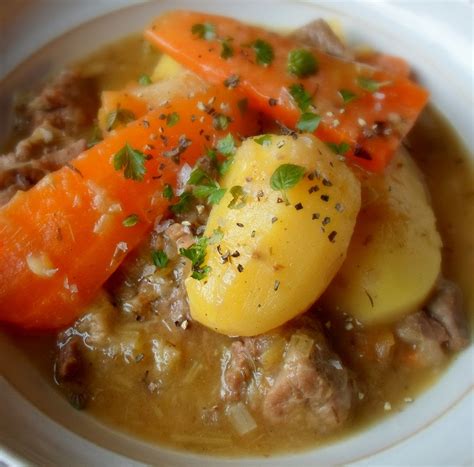 The English Kitchen: A Simple Lamb Stew