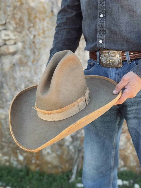 6 Common Cowboy Hat Shapes & Styles (With History) in 2022 | Cowboy hat styles, Custom cowboy ...