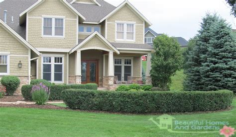 nice hedge shape in your garden! | Garden services, Hedges, House styles