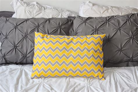 Tryin to make my house a home: Pillow case DIY for Dummies :) | Pillow cases, Cool diy projects, Diy