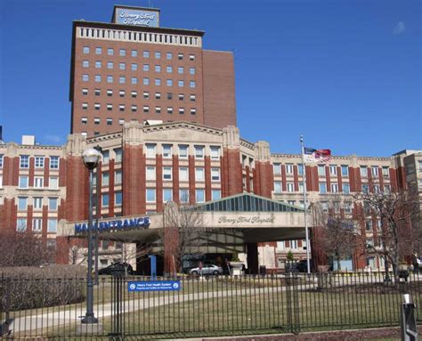 Detroit hospital warns some coronavirus patients may not get ventilators | Bridge Michigan