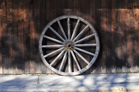 Old Wagon Wheel Free Stock Photo - Public Domain Pictures