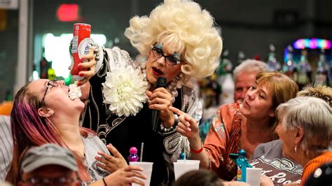 Drag queen bingo scores big in Fort Myers, Naples, Cape Coral, Punta Gorda