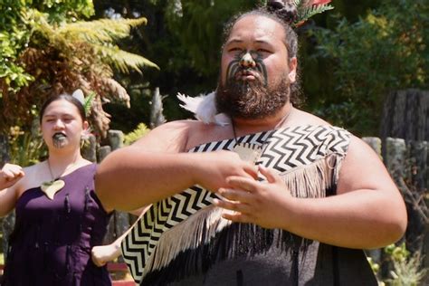 Where To Meet The Maori People in New Zealand - Go Eat Give