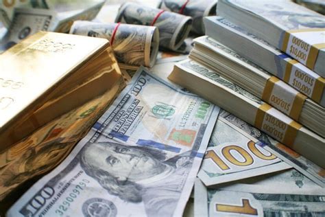 Cash or Gold: Could One Asset Prove Better? | U.S. Money Reserve