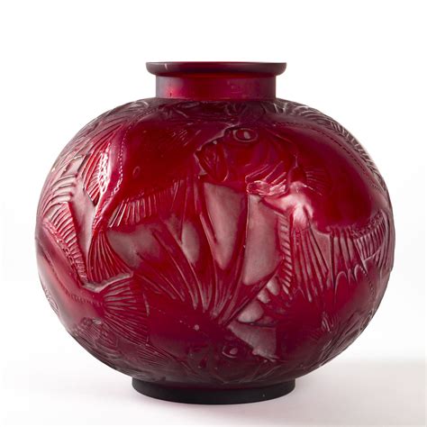 Rene Lalique cased cherry red glass poissons vase 1921 - Ref.78432