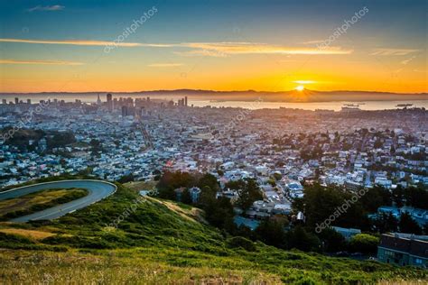 Sunrise view from Twin Peaks, in San Francisco, California. Stock Photo by ©appalachianview 71531575