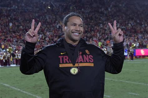 Troy Polamalu gets inducted into the USC Athletic Hall of Fame