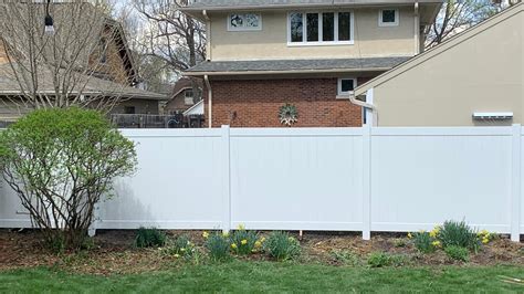 Vinyl Privacy Fence - Chuck's Fence