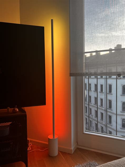 Philips Hue Signe Gradient Floor Lamp Review: Color Explosion From ...