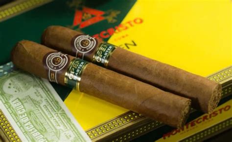 Top 15 Best Cuban Cigar Brands (Cohibia, Montecristo + More!)