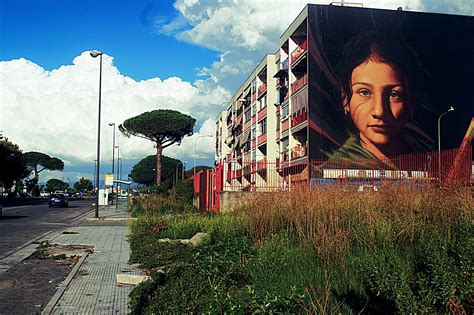 LA PONTICELLI DEI MURALES. LUCI DI ARTISTA E STREET ART NELLA PERIFERIA EST DI NAPOLI – L'Ora ...