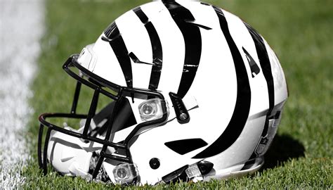 NFL Fans React To Cincinnati's Alternate 'White Bengal' Helmet