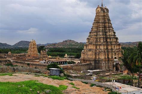 Sri Virupaksha Temple (वीरुपाक्ष मंदिर), location, timings, famous ...